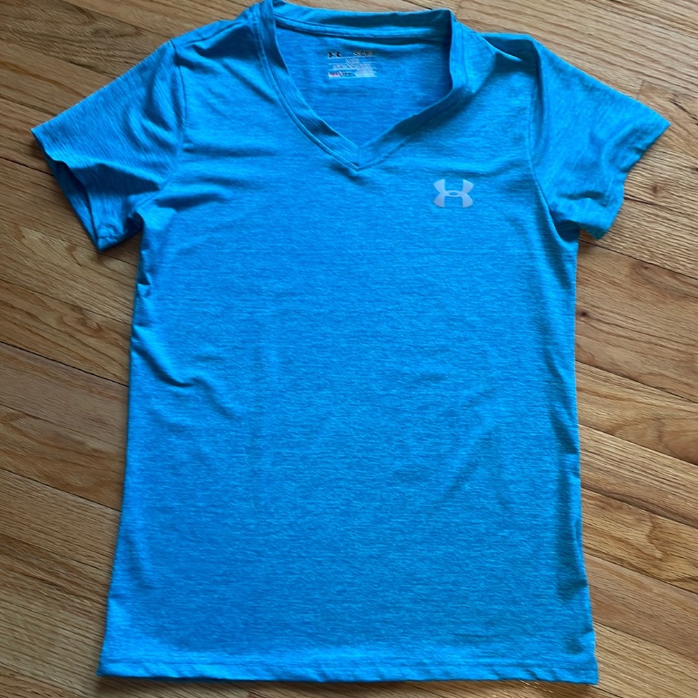 Under Armor women’s heat gear top